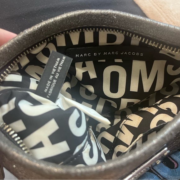 Marc Jacobs Silver Crossbody Bag - Picture 9 of 9